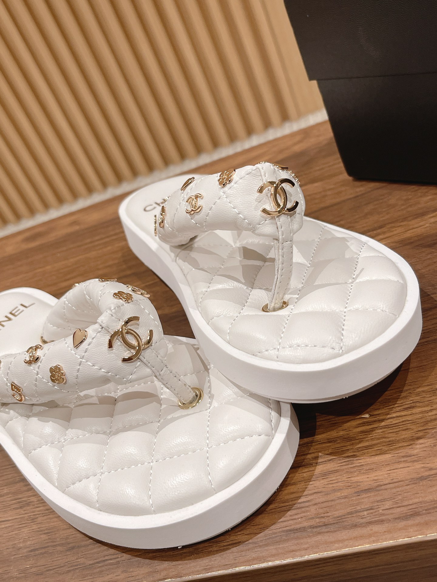 Chanel 2023 Early Spring New Slippers