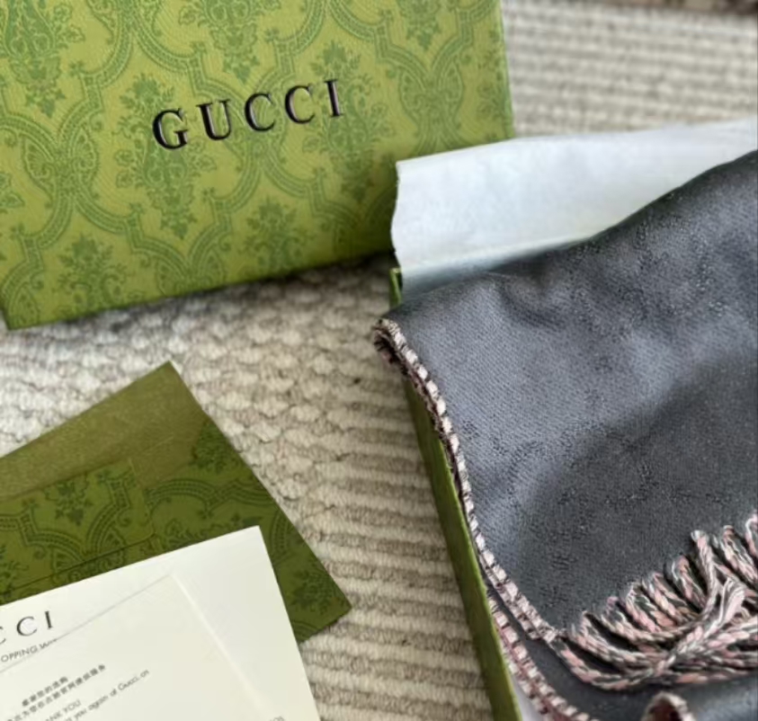 Gucci wool scarf