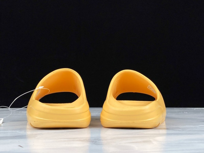 Yeezy Slide Desert Sand FW6344