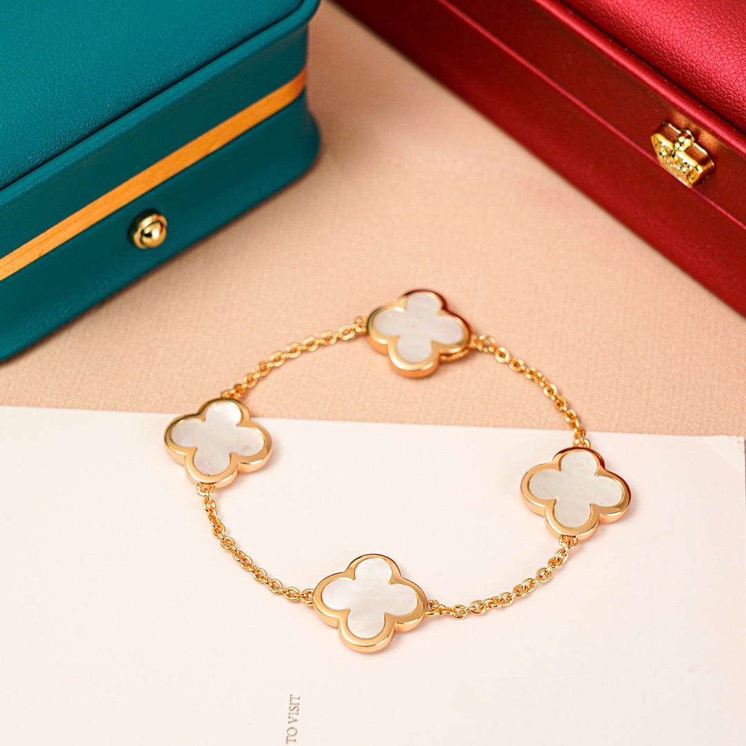 Van Cleef&Arpels White Fritillaria Bracelet