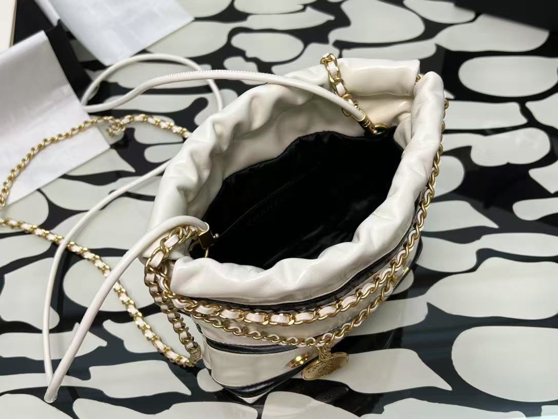 Chanel chain bag shoulder bag