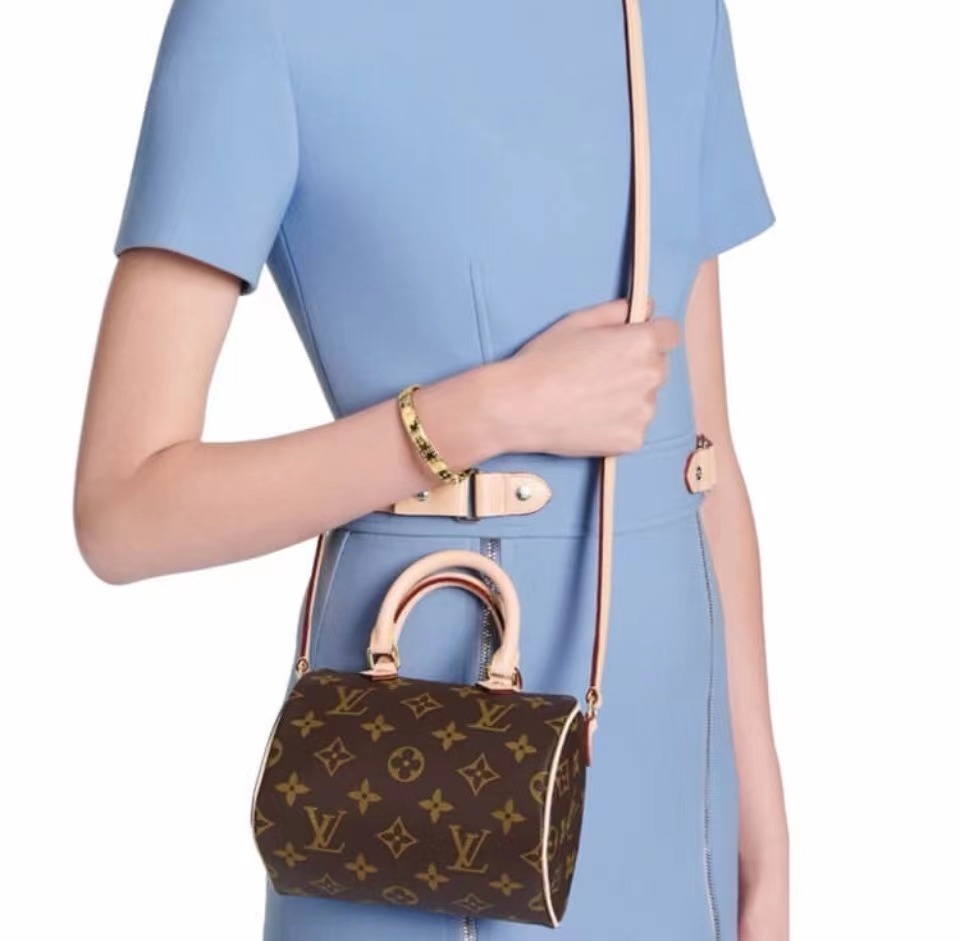 Louis Vuitton Speedy BandouliÈre Nano M81085