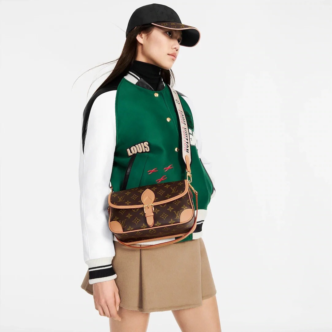 Louis Vuitton presbyopic cross-body handbag