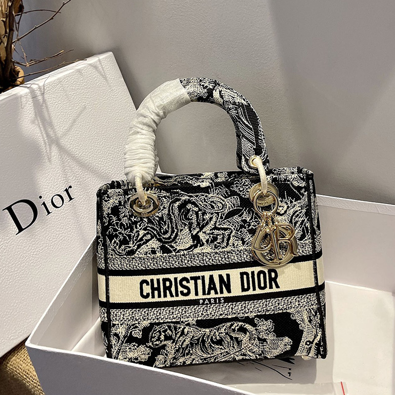 Dior The LADY D-LITE Bag Blue Toile de Jouy Reverse Embroidery M0565ORGO_M928 AAA Quality