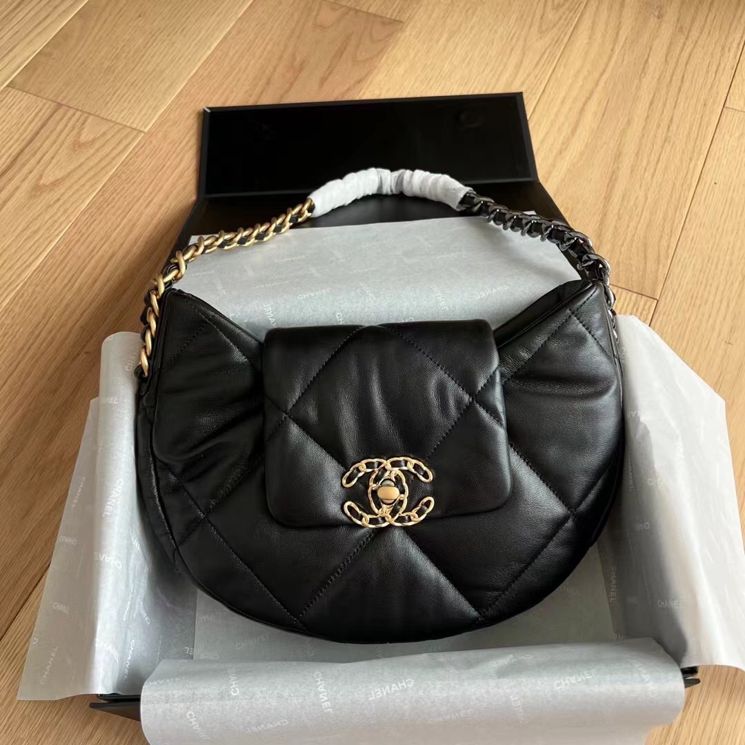 Chanel Dumpling Bag Underarm Bag