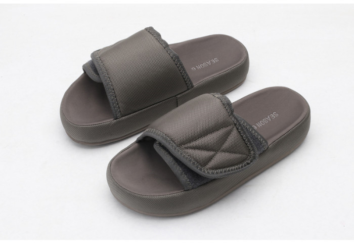 Yeezy Slide 5
