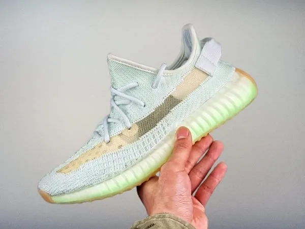 Yeezy350 Boost V2 “Hyperspace”