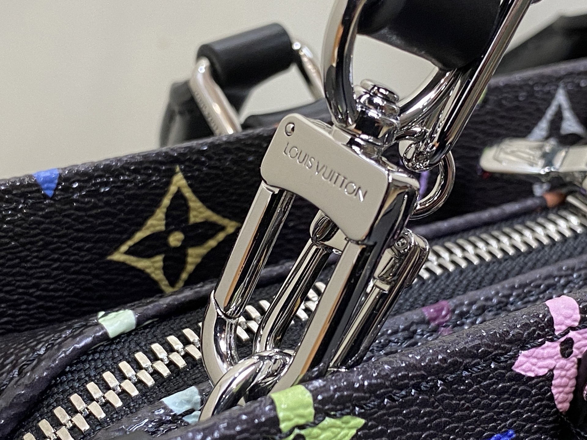 Louis Vuitton x TM ONTHEGO EAST WEST CHAIN ​​Handbag
