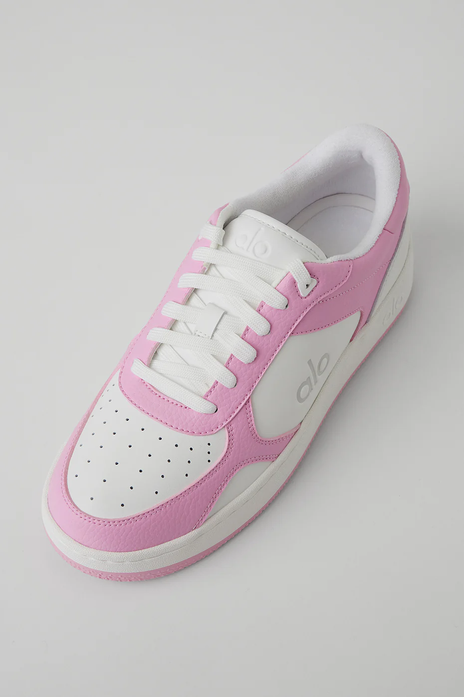 Alo Yoga Recovery Mode Sneaker - Pink/White