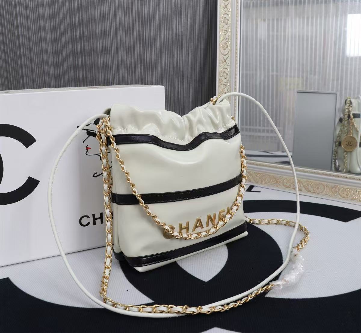 Chanel chain bag shoulder bag