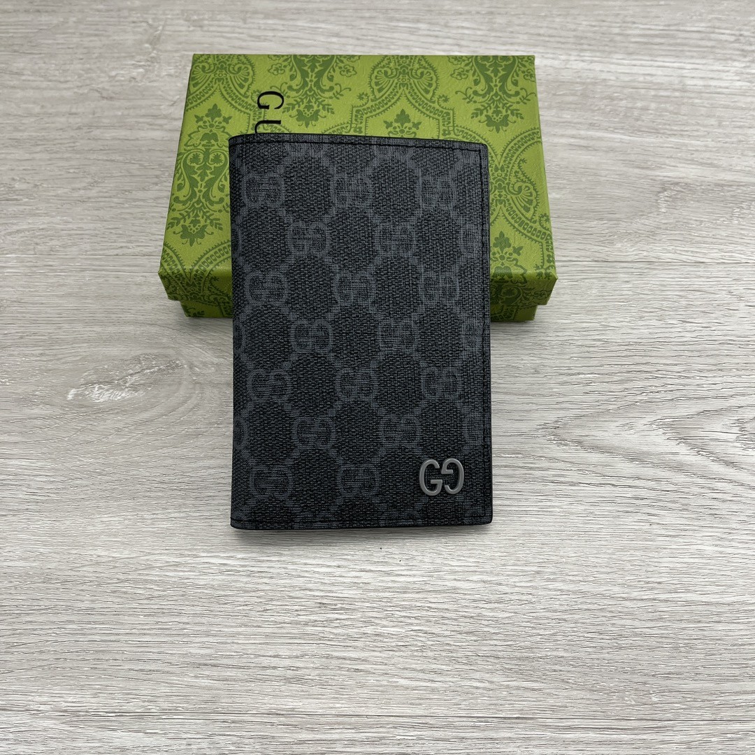 Gucci passport holder
