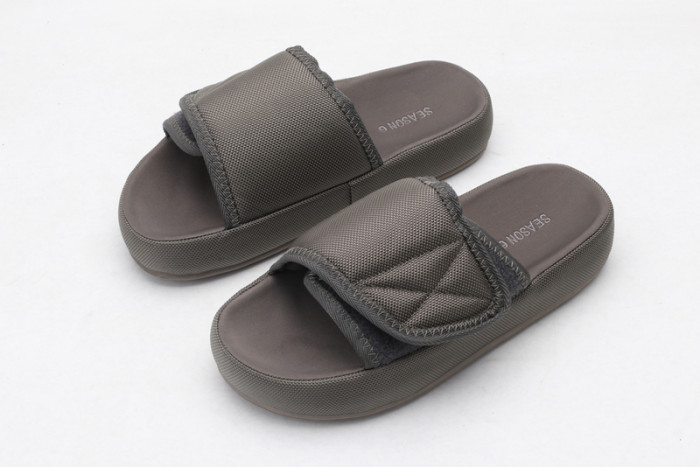Yeezy Slide 5