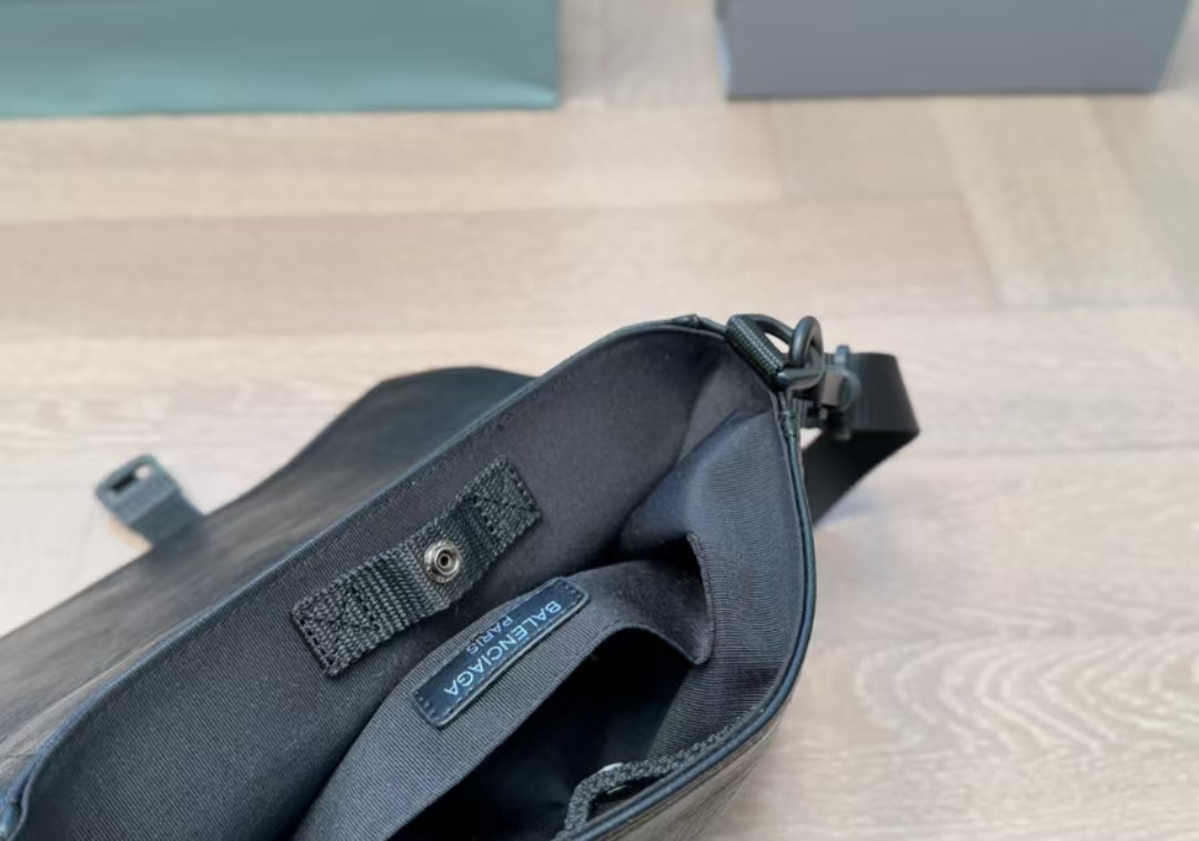 Balenciaga Folding Box Black Elegant Trendy Handbag