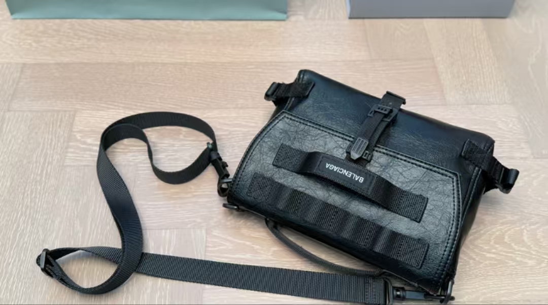 Balenciaga Folding Box Black Elegant Trendy Handbag