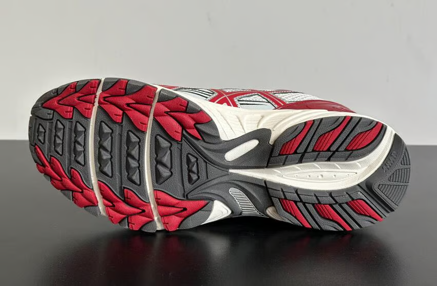 Asics Gel Kahana TR V4 Red Silver