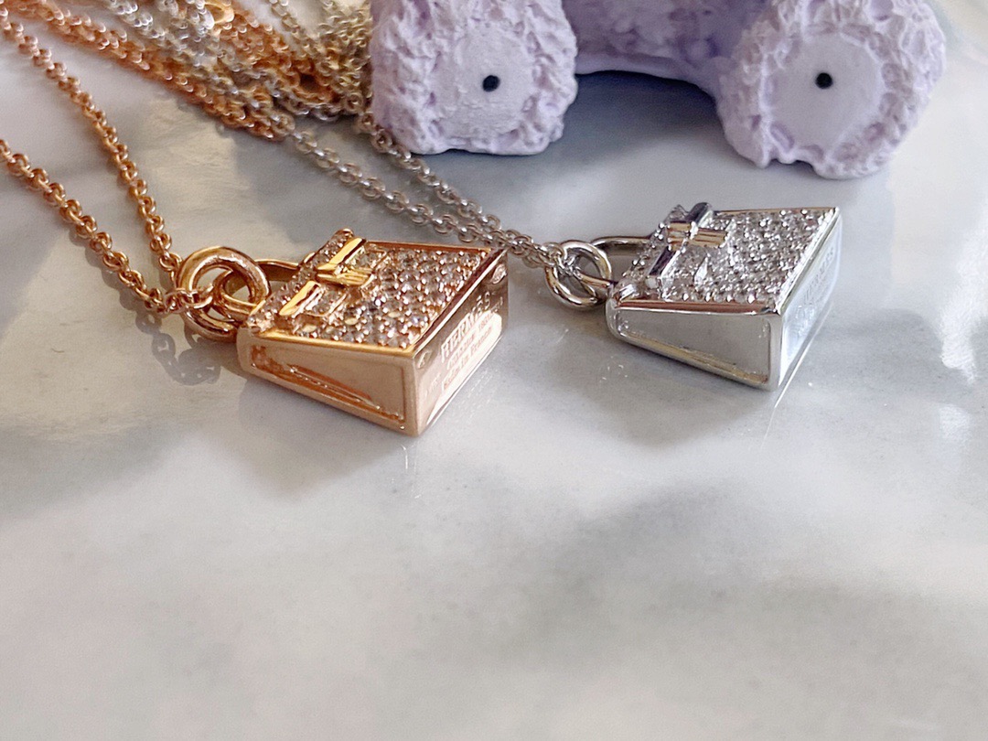 Hermes bag pendant necklace