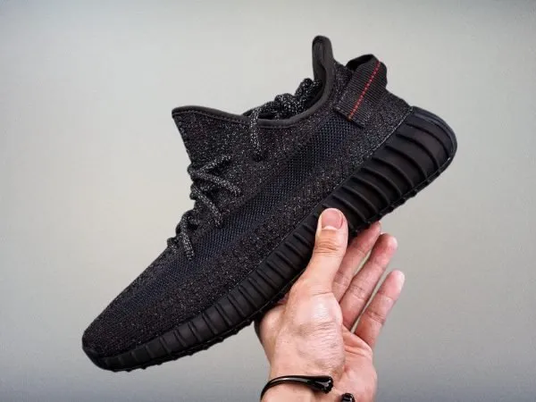Yeezy350 Boost V2 Black