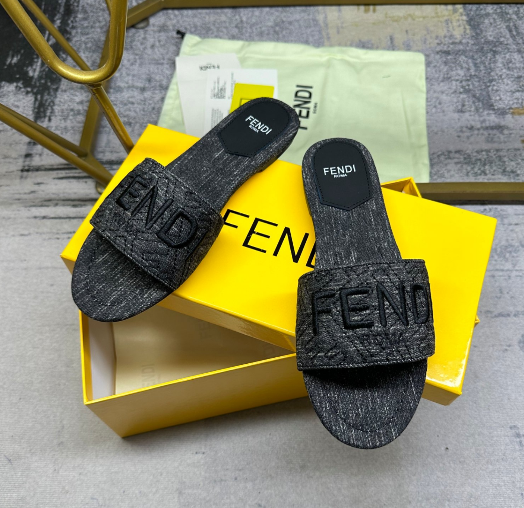Fendi's new wide decorative striped flat canvas slippers