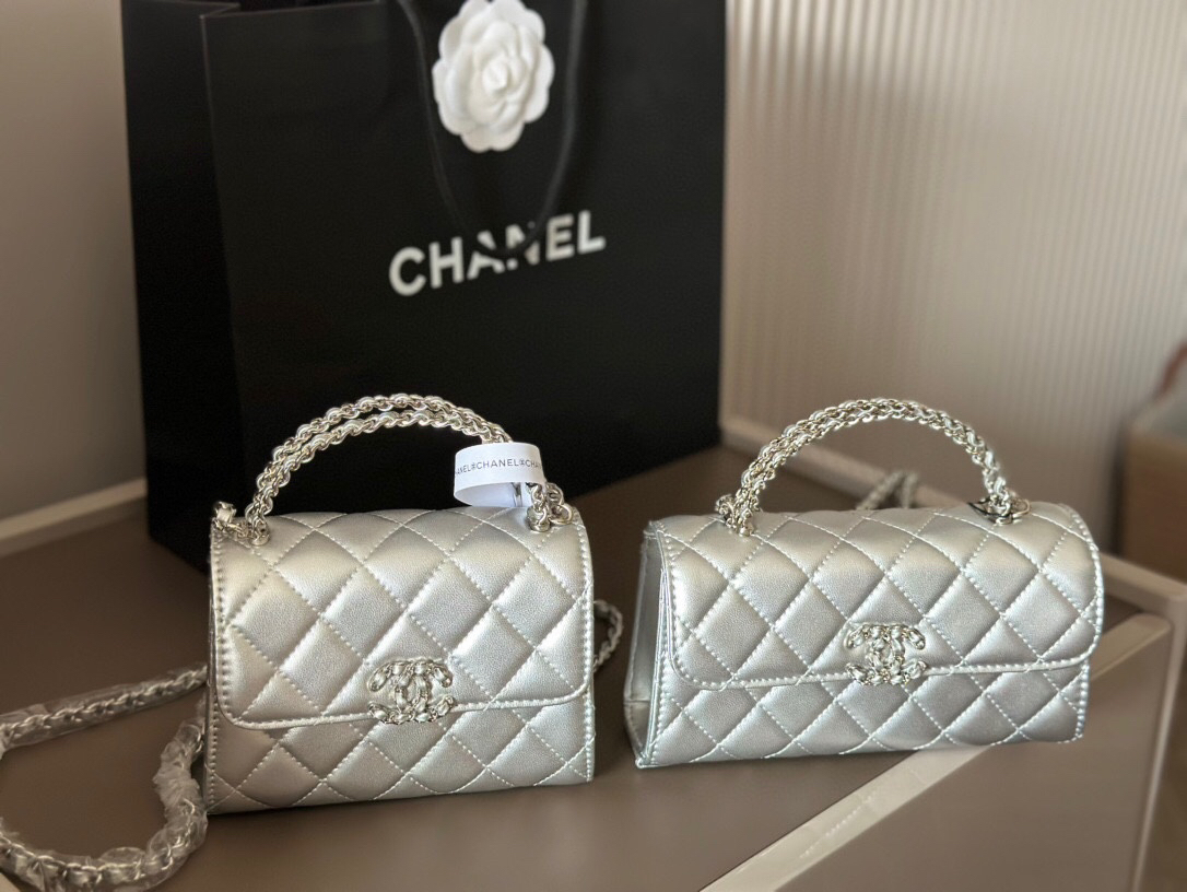 Chanel 23kelly mobile phone bag