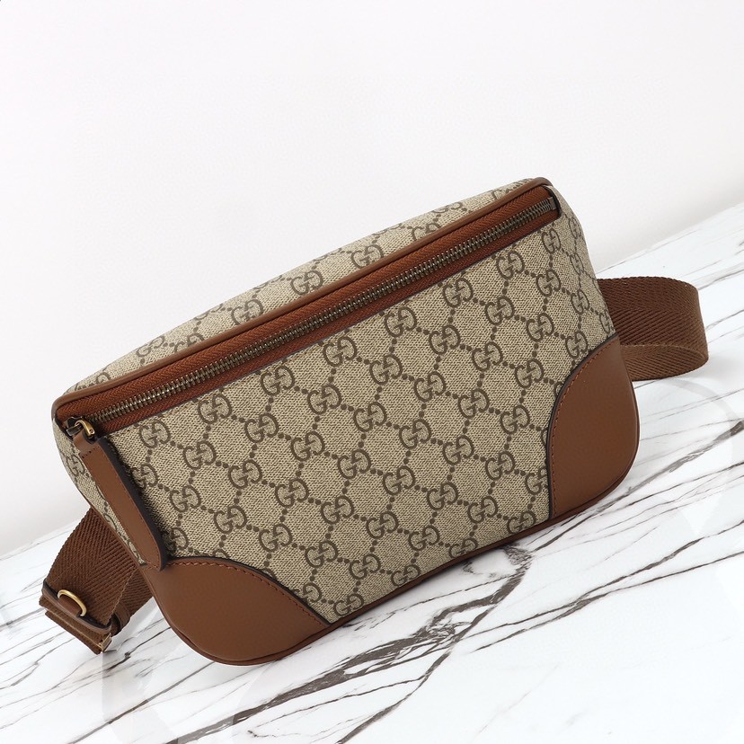 GUCCI Emblem GG medium belt bag