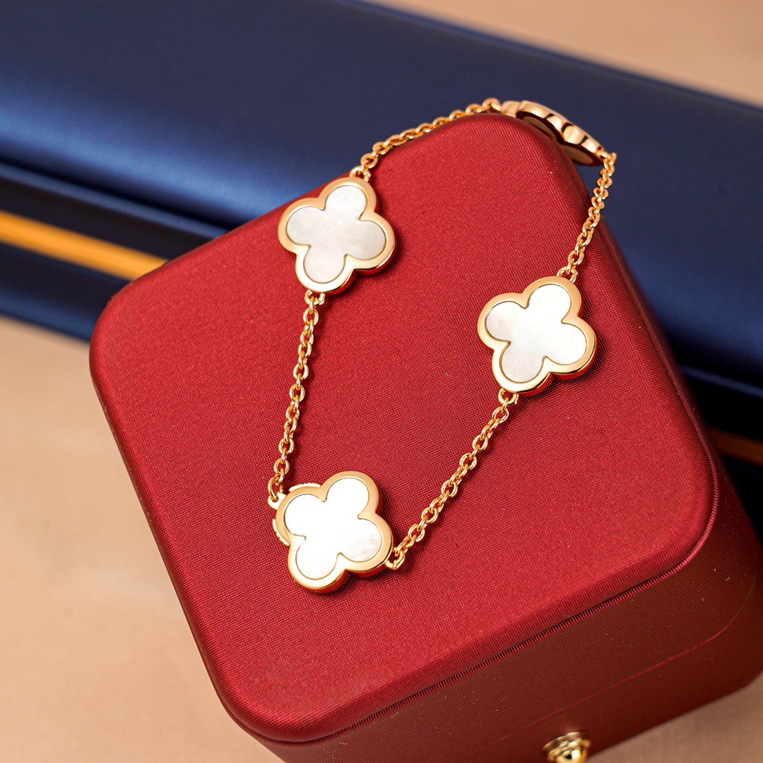 Van Cleef&Arpels White Fritillaria Bracelet
