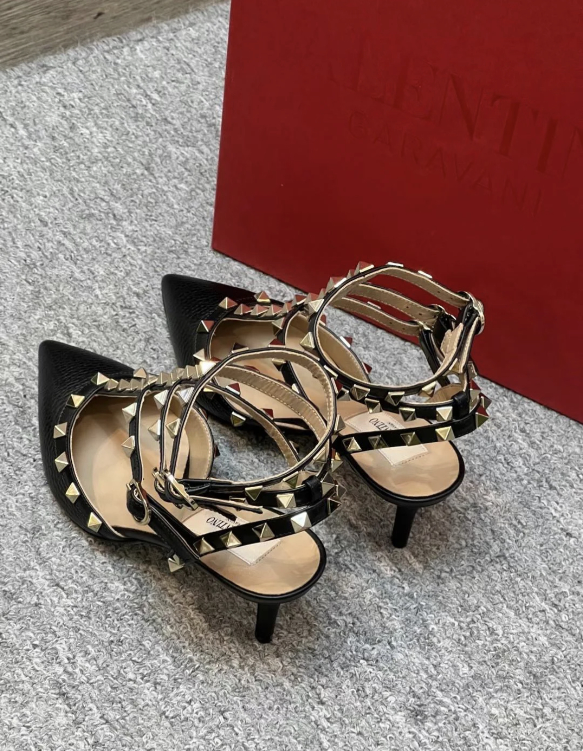 Valentino new style rivet high heels