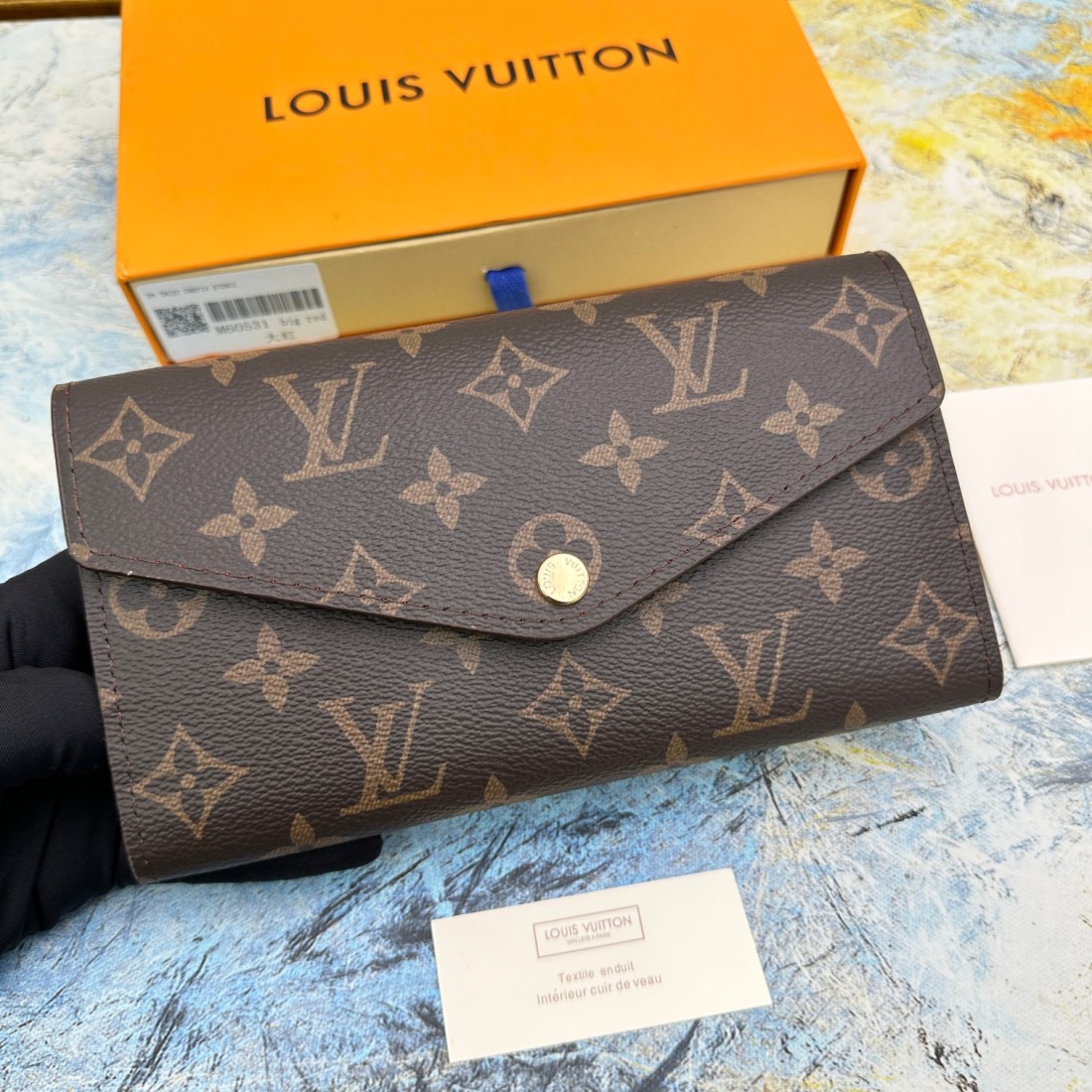 Louis Vuitton LV Sarah Wallet M62236