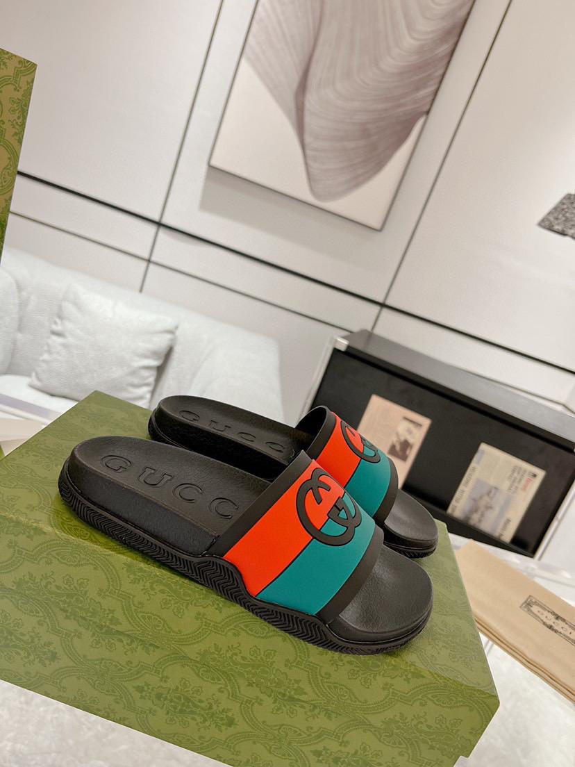 GUCCI slippers