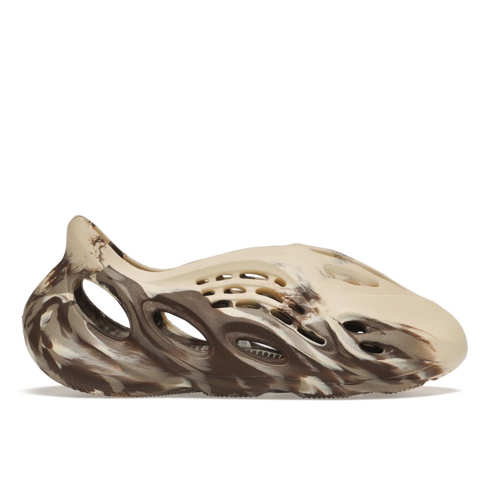 Yeezy Foam Runner Slide Sandals Onyx HP8739