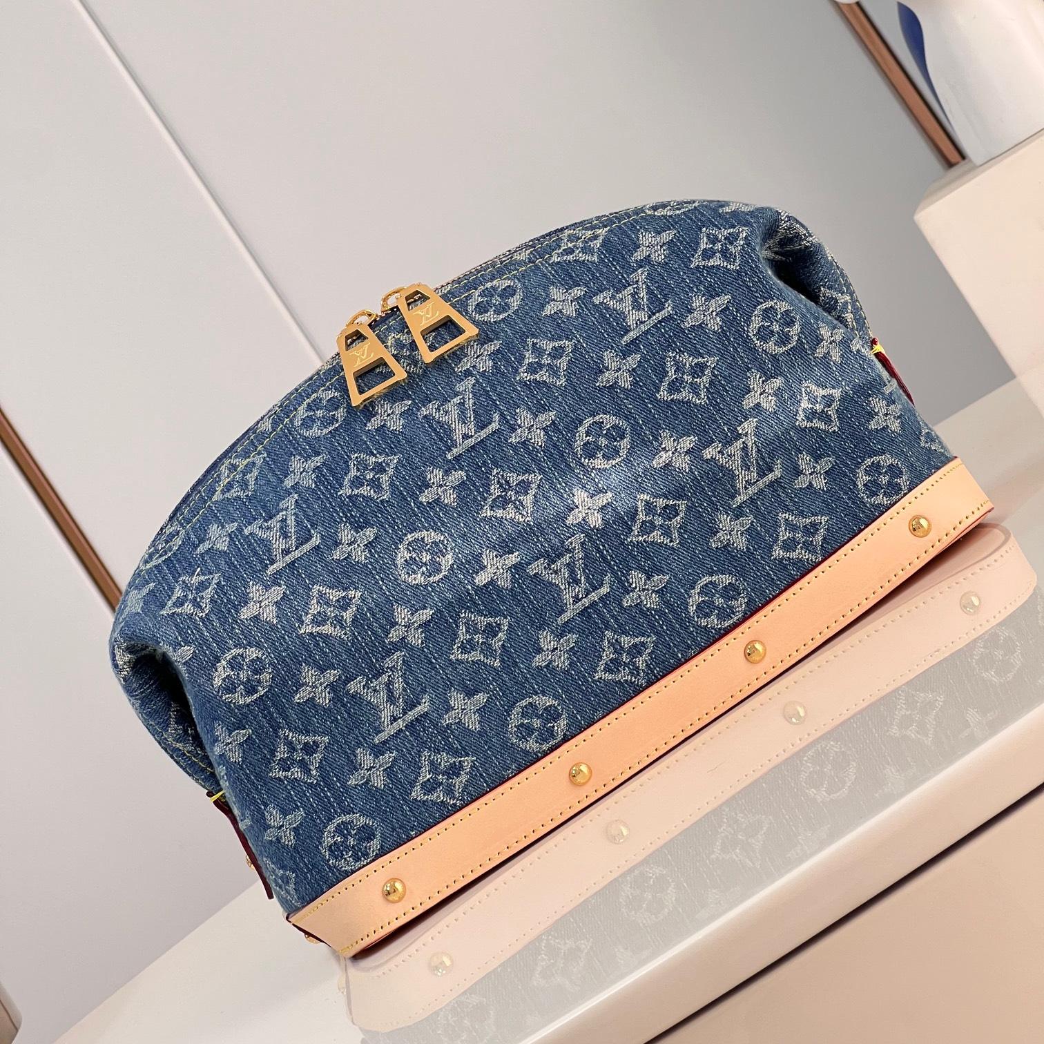 Louis Vuitton LV Pochette Cosmétique GM M24317 Top quality
