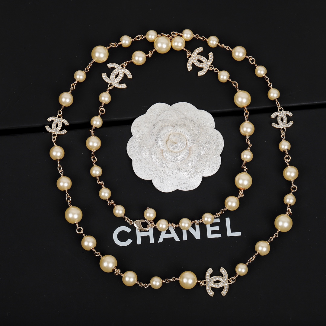chanel necklace Swarovski pearls