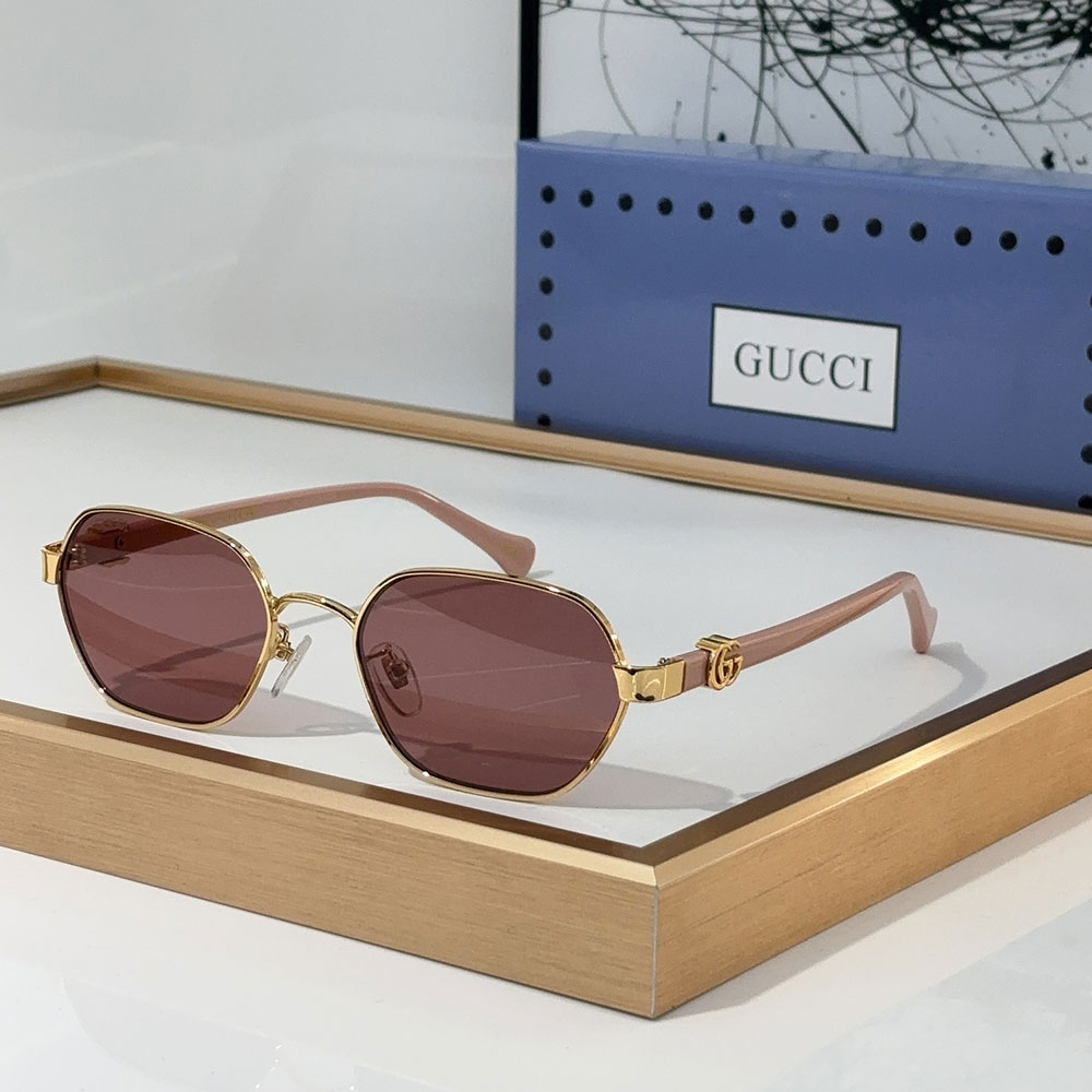 Gucci Metal mirror leg Logo sunglasses Top quality