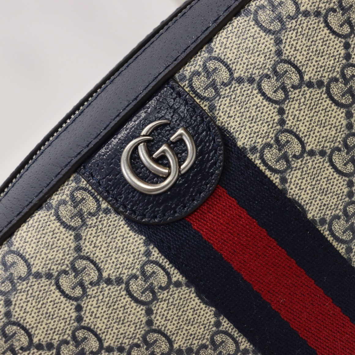 GUCCI ophidia GG crossbody bag