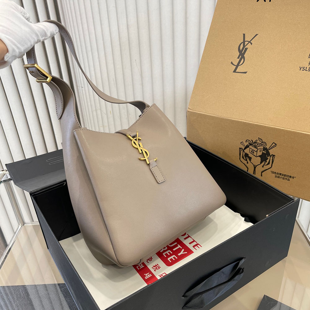 SAINT LAURENT Le 5 à 7 monogram-plaque shoulder bag