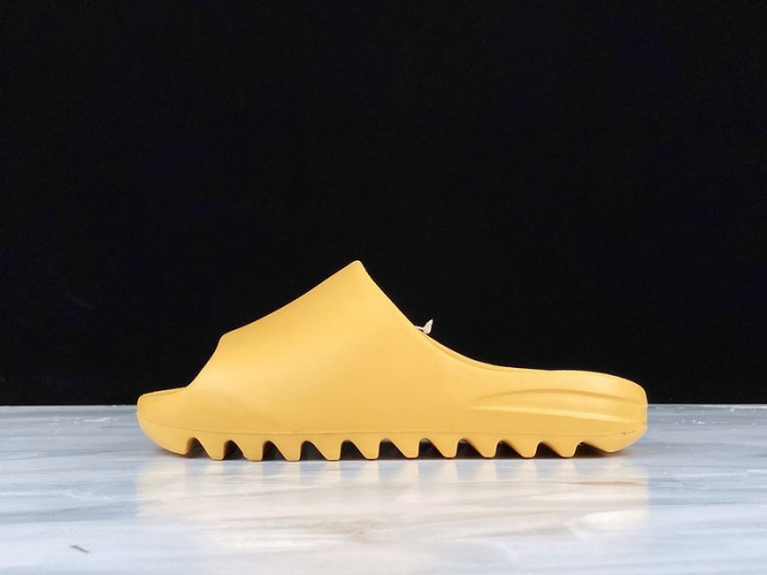 Yeezy Slide Desert Sand FW6344