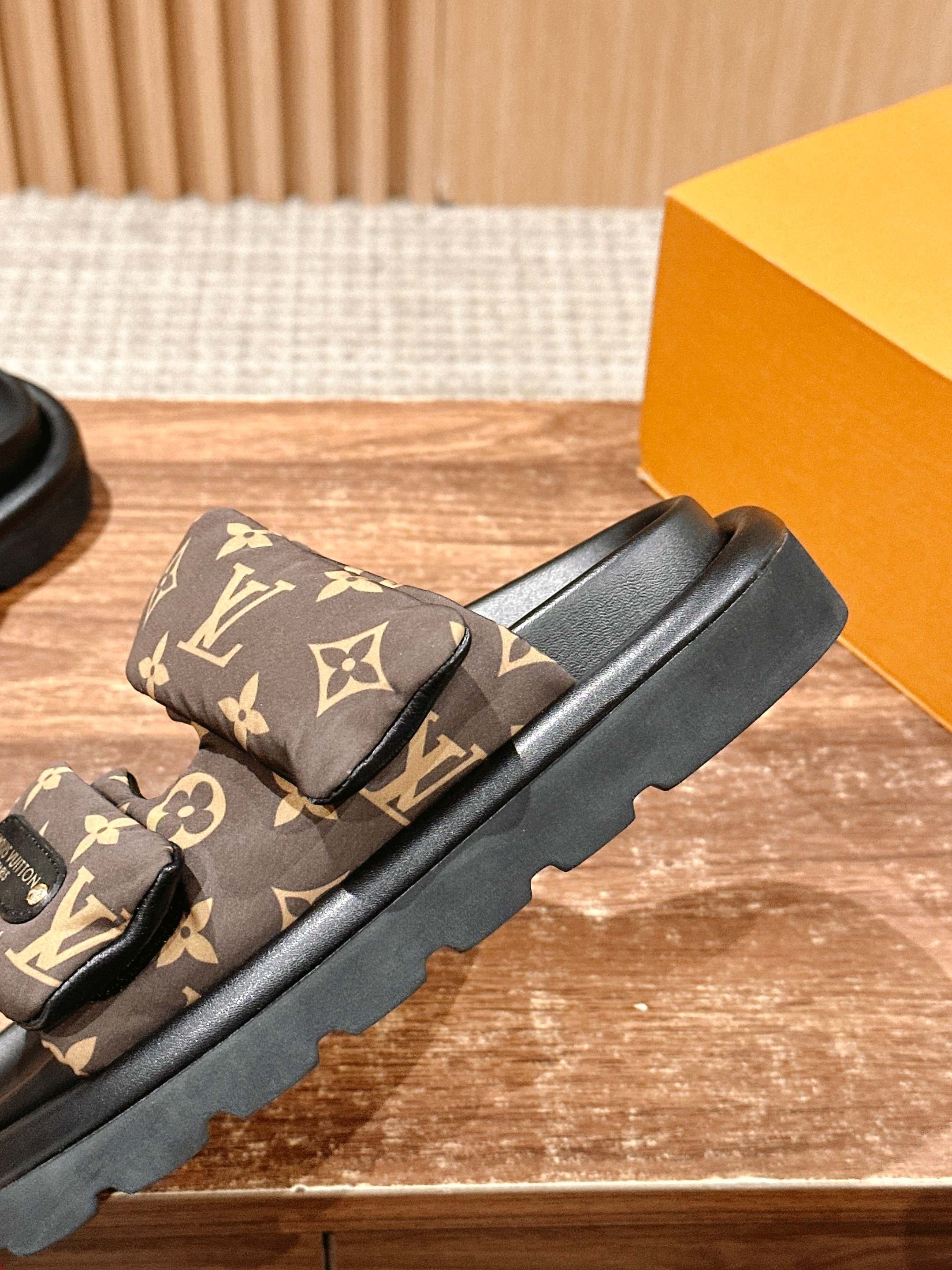 Louis Vuitton new women's slippers