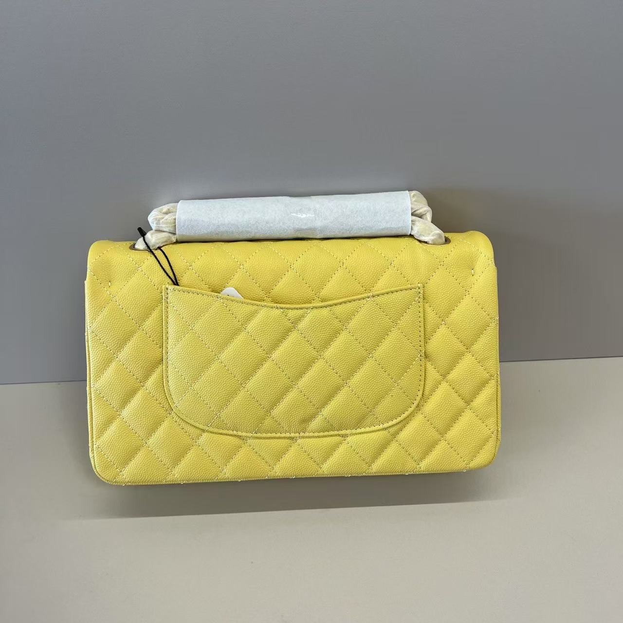 Chanel Caviar CF Medium 25CM 01