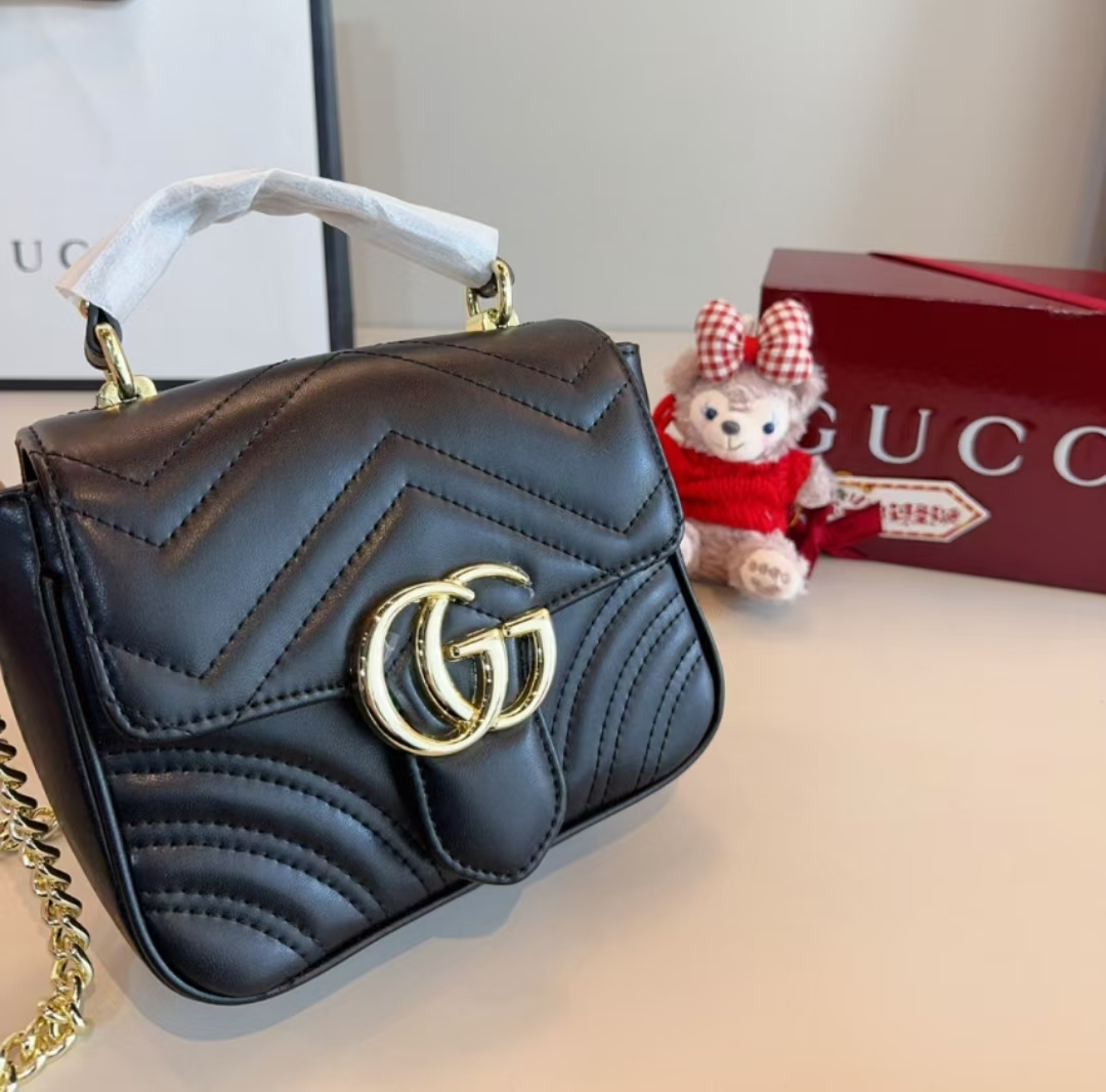 GUCCI New Handheld Horse Mask