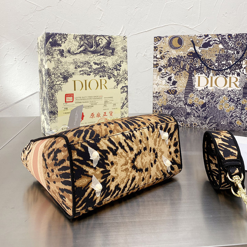 Dior The LADY D-LITE Bag  AAA Quality