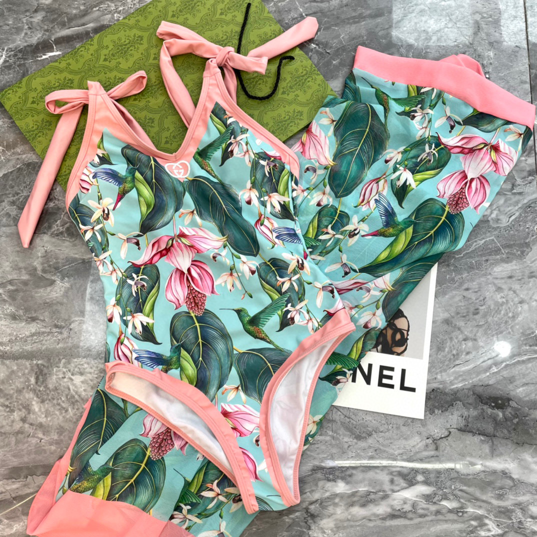 Gucci's new two-piece swimsuit set Swimsuit Swimwear