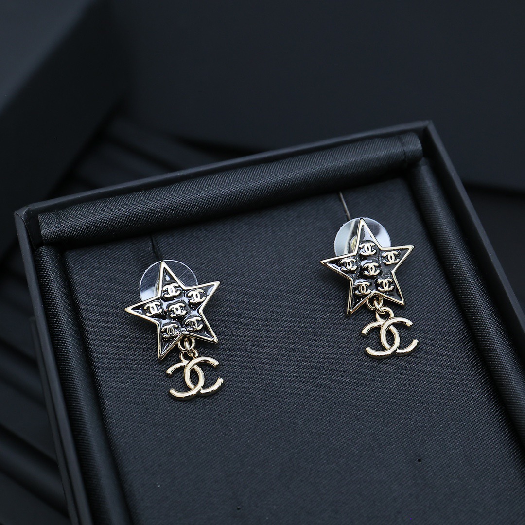 Chanel star earrings