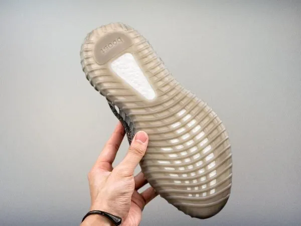 Yeezy350 Boost V2 “Beluga Reflective”