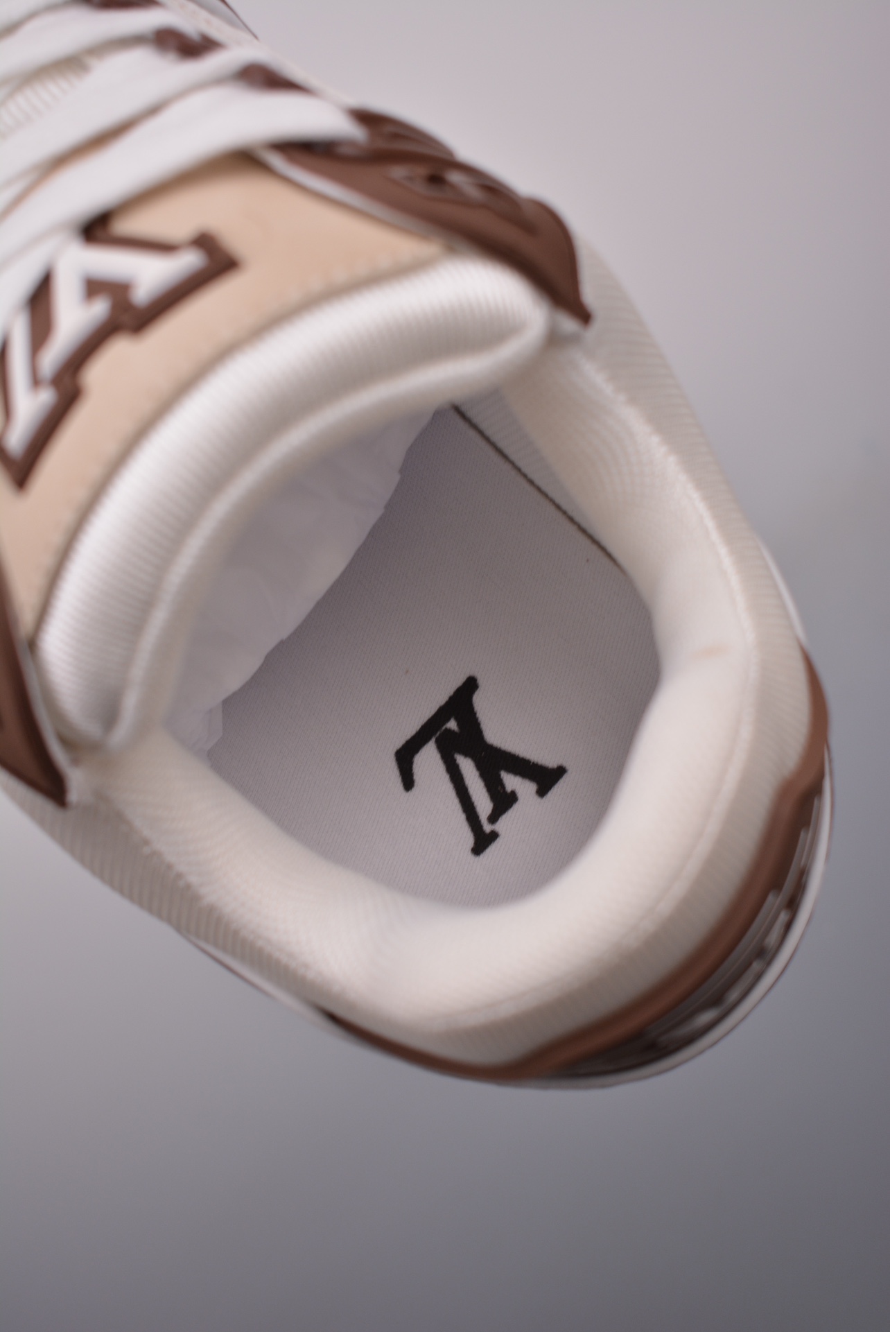 Louis Vuitton Trainer Sneakers (High Quality Version)