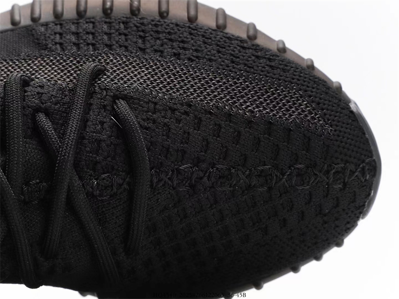 Yeezy Boost 350 V2 Onyx HQ4540