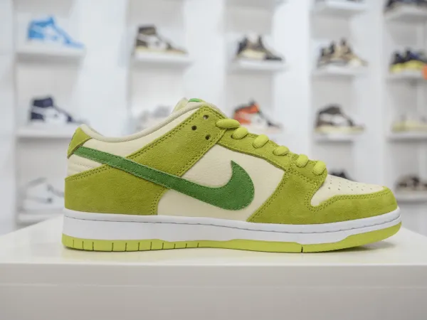 Dunk Low Pro “Sour Apple”