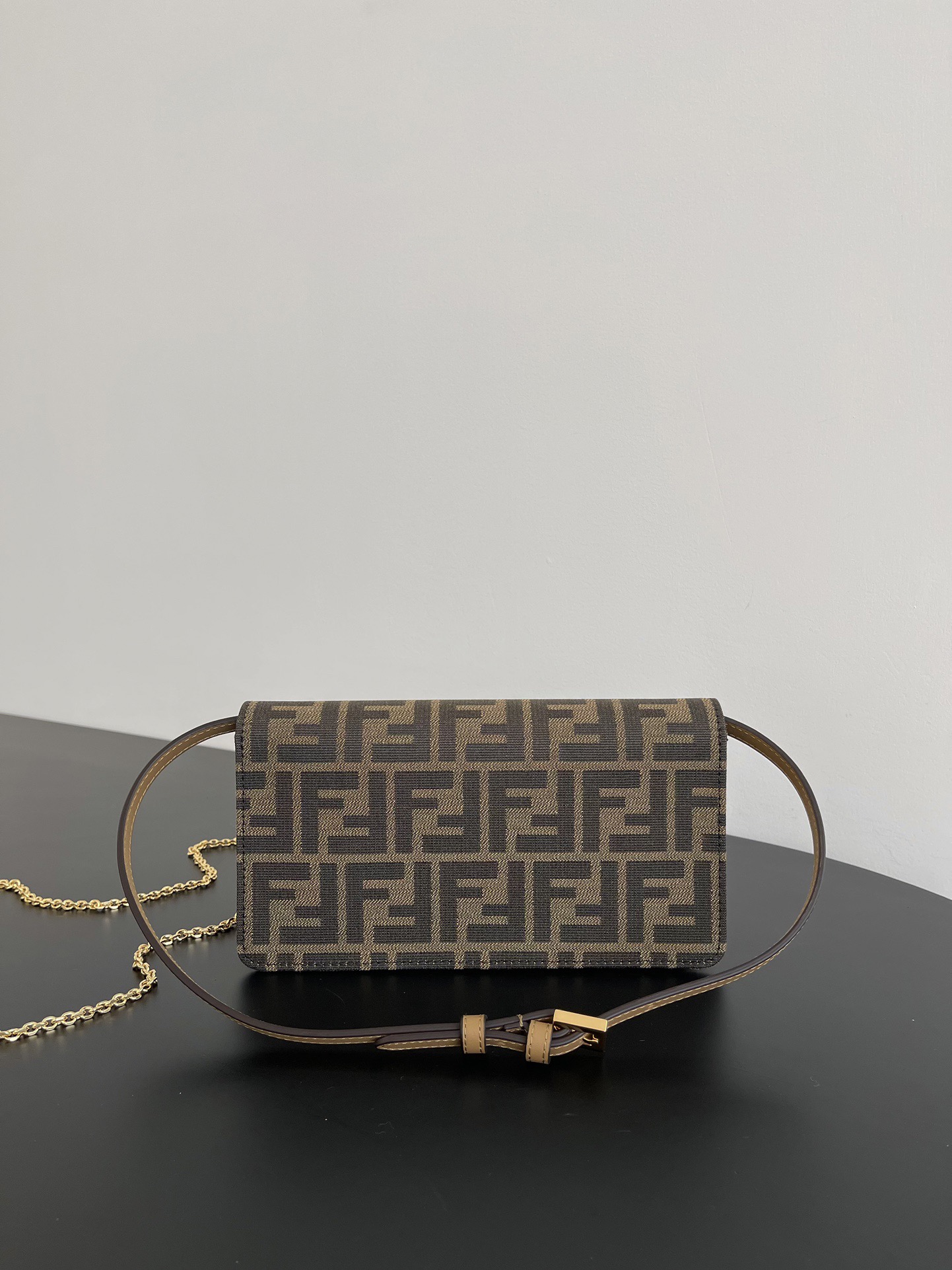 Fendi 2024 new WOC brown presbyopic chain hand armpit bag crossbody bag