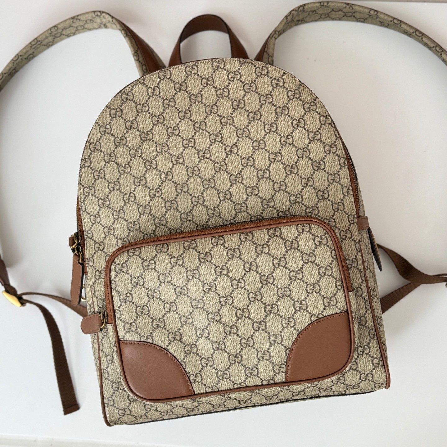 GUCCI Emblem GG medium backpack