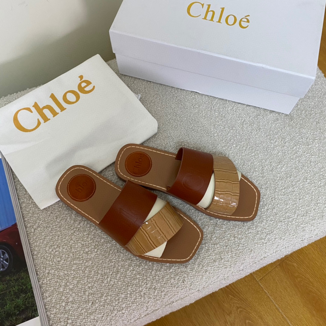 Chloe Woody Flat Mule 3.0