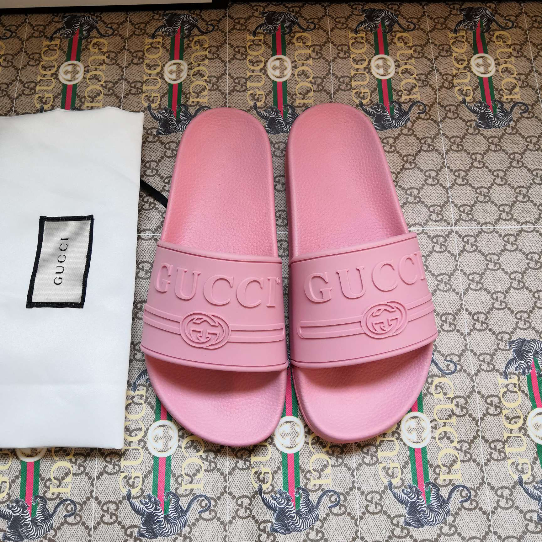 Gucci GG Wmns Rubber Slide Sandal 525140