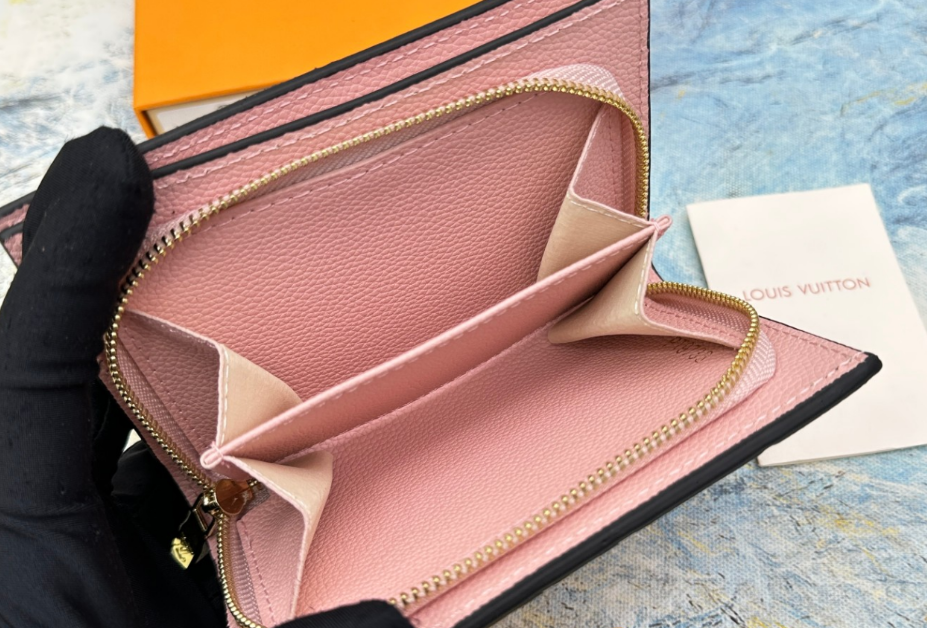 Louis Vuitton Top grain cowhide embossed zipper wallet